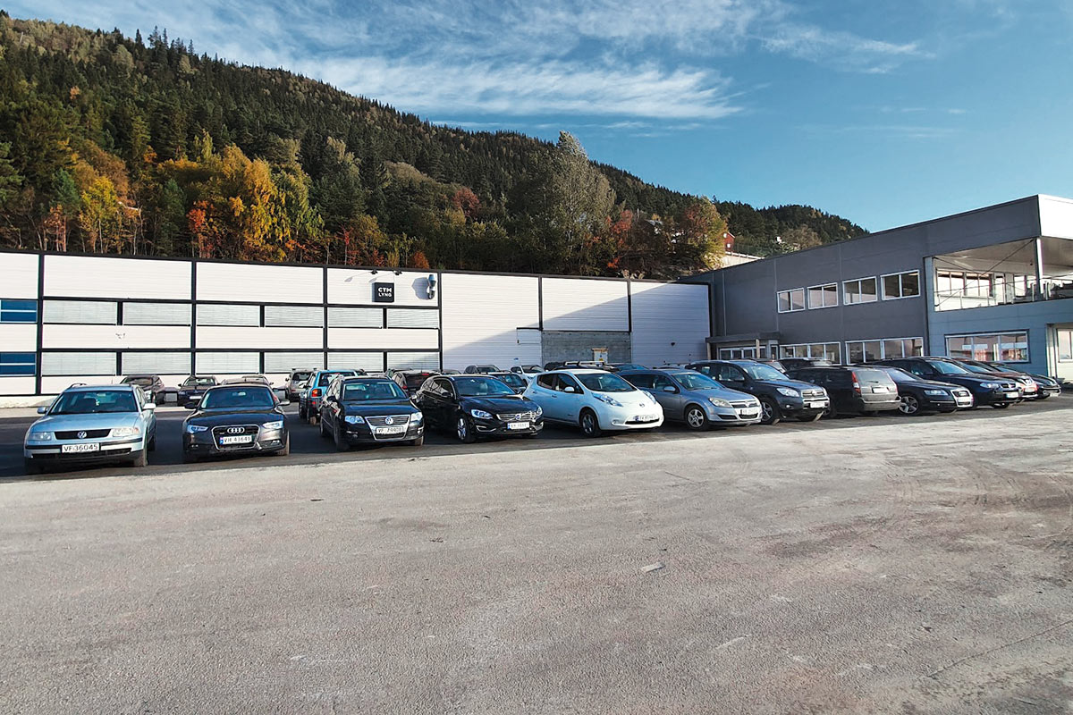 The company‘s headquarters in Vanvikan at the Trondheim fjord in Norway – high tech in picturesque surroundings