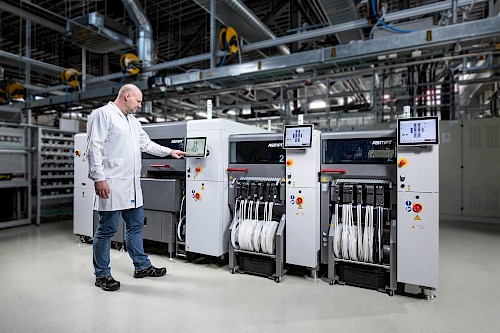 24-3635-asm_ca2_tx_hero_operator_asmpt_ca2_060224_02245_retuschiert_blur